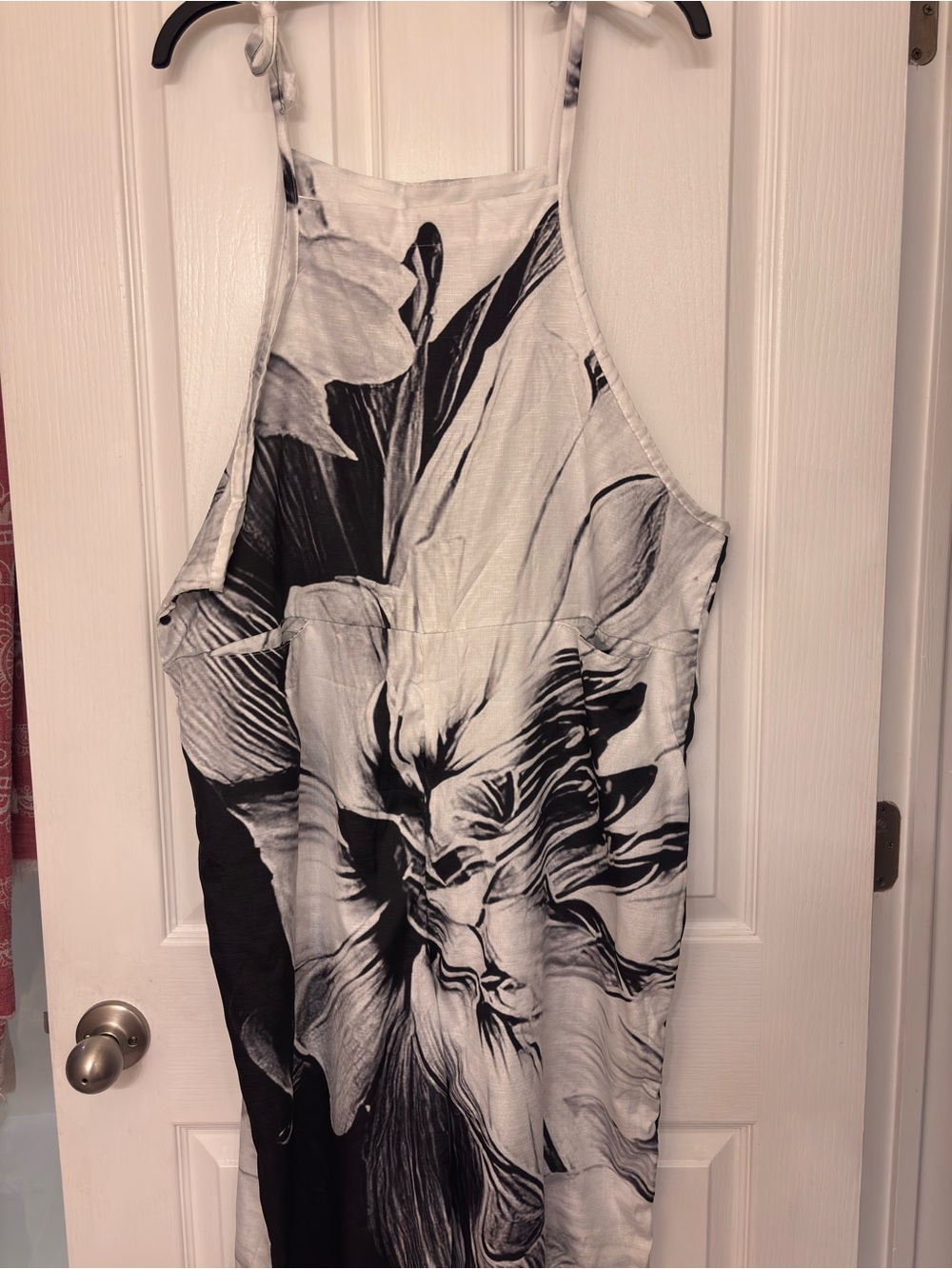 Black & White Floral Rompet